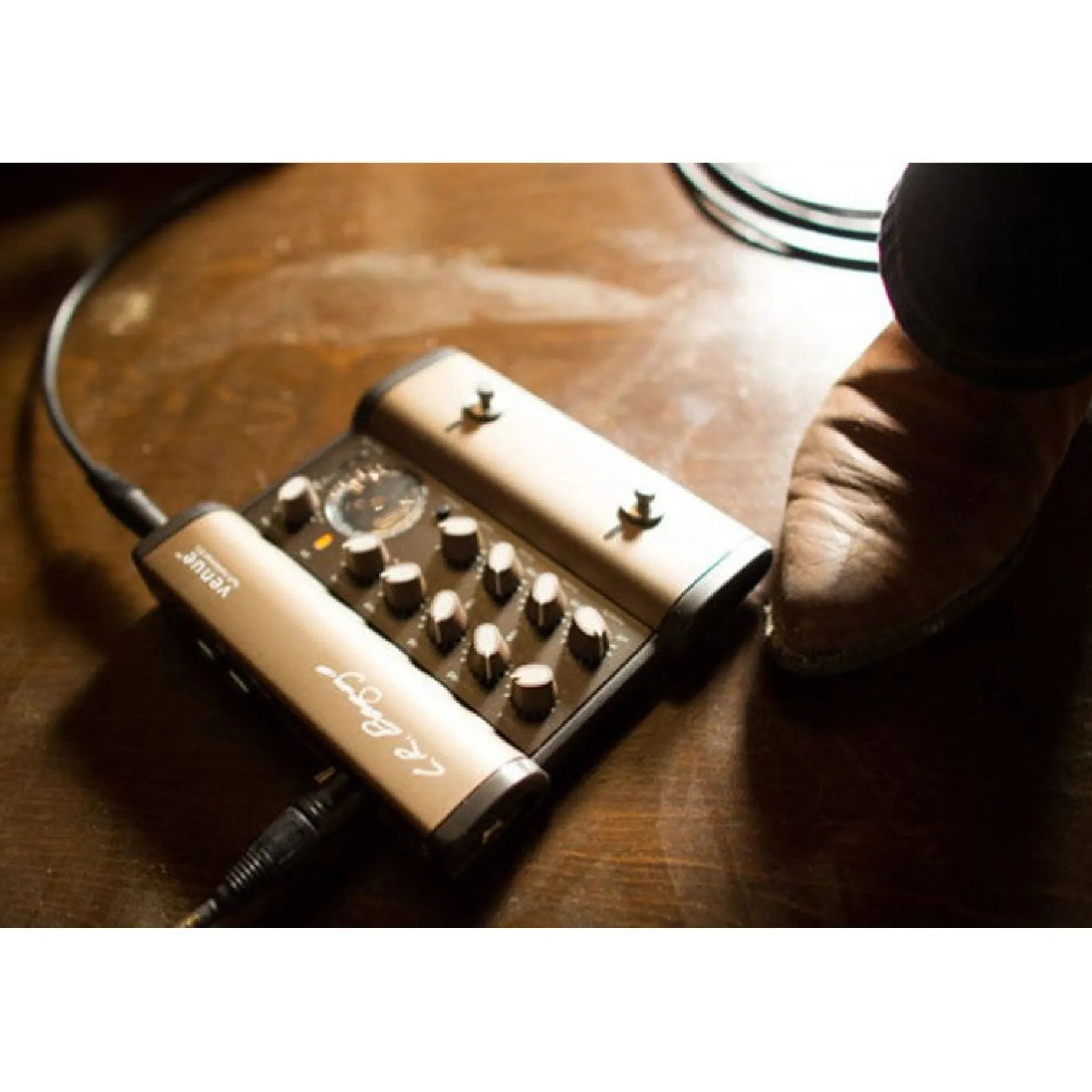 LR Baggs Venue DI Preamp